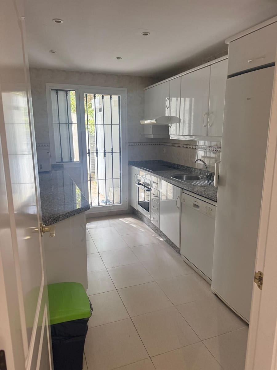 2 quarto Apartamento para venda em Nueva Andalucia - 450 000 € (Ref: 9607835)