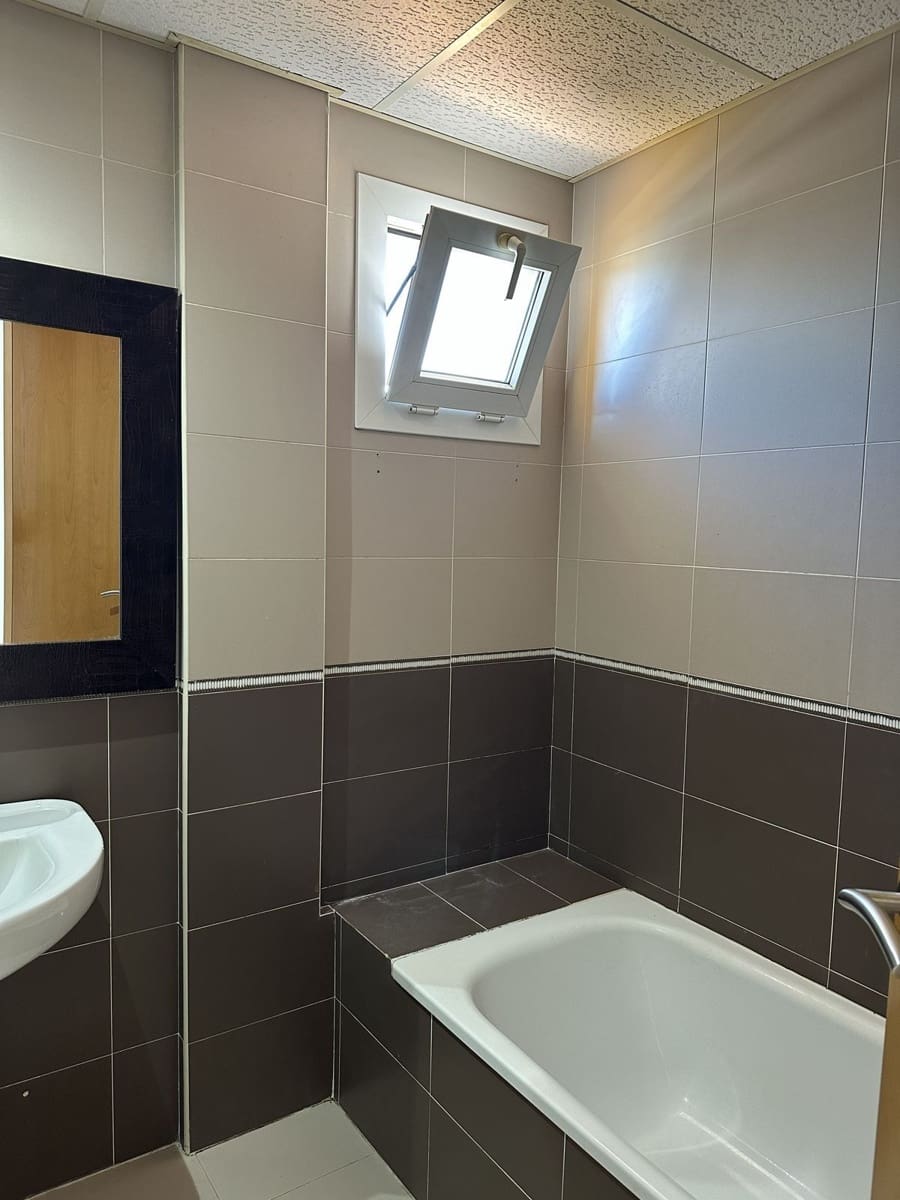 2 bedroom Penthouse for sale in Estepona - € 320,000 (Ref: 9607845)