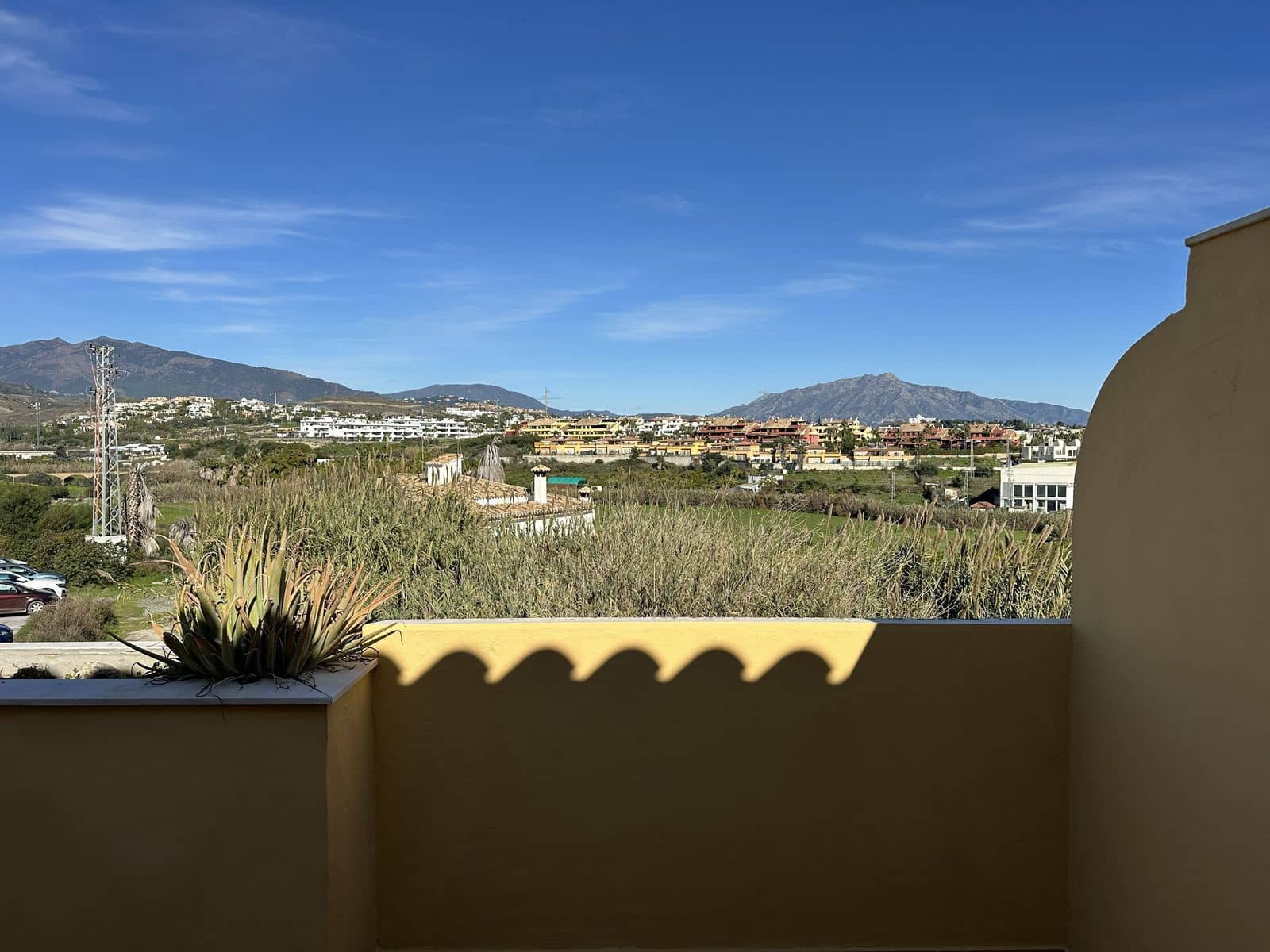 2 bedroom Penthouse for sale in Estepona - € 320,000 (Ref: 9607845)