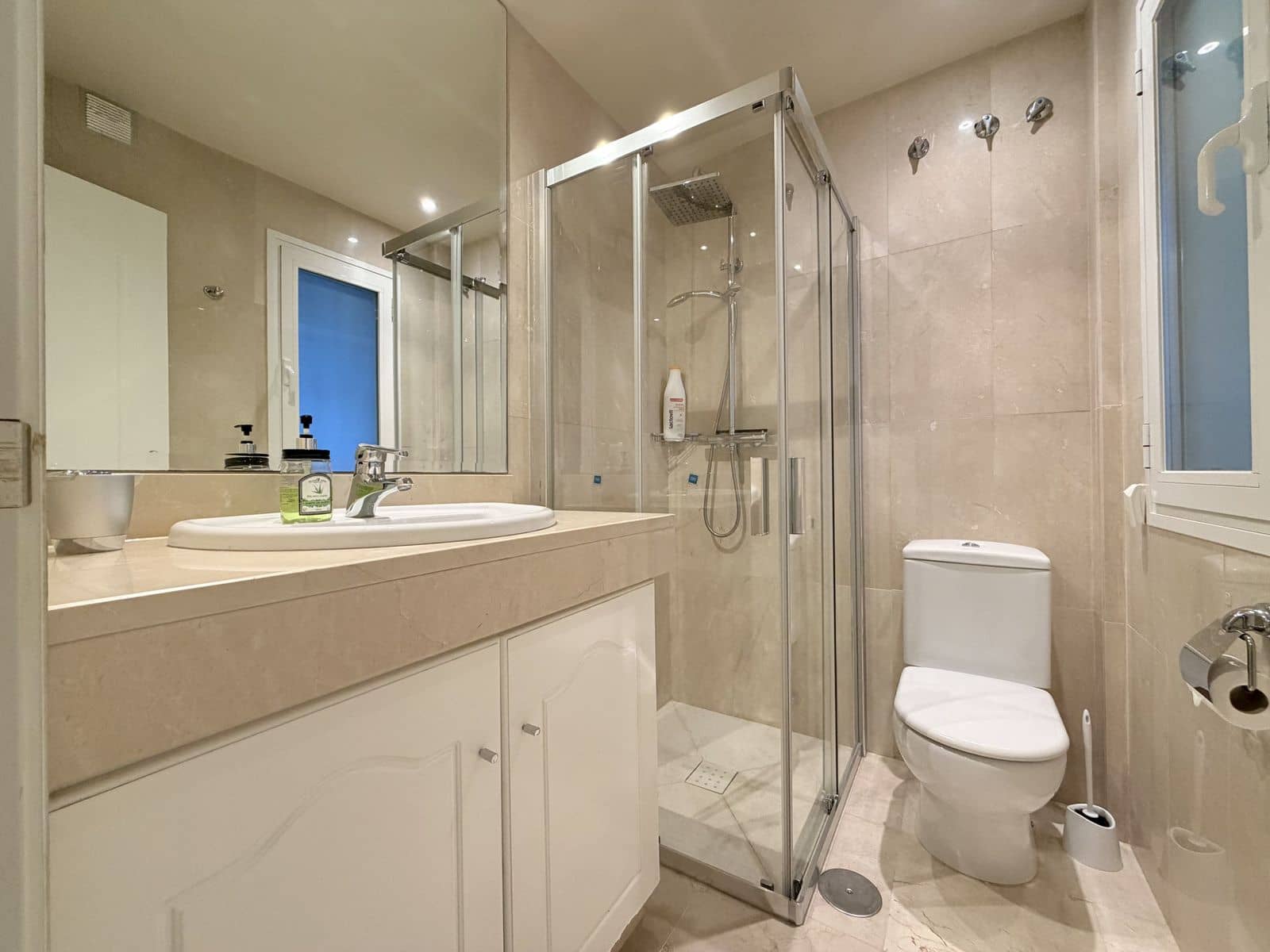 2 bedroom Apartment for sale in Estepona - € 565,000 (Ref: 9607851)