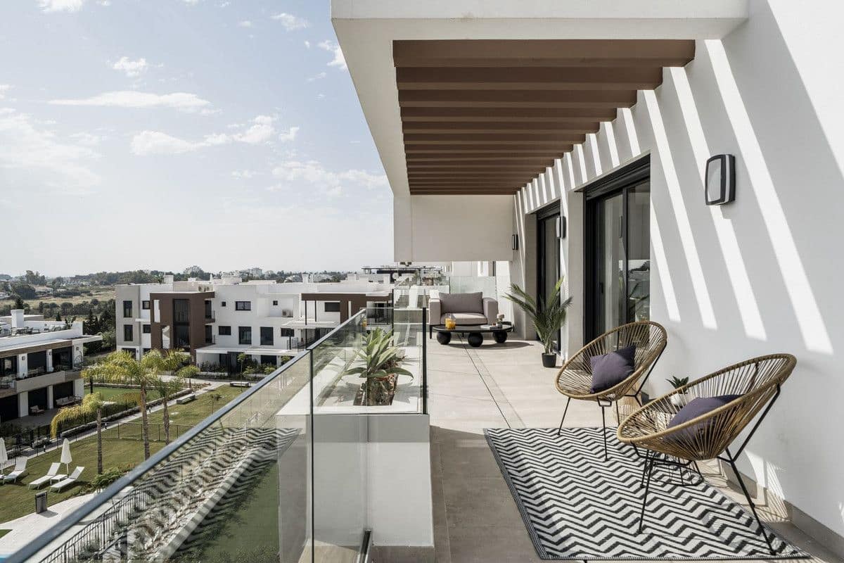 3 bedroom Penthouse for sale in Estepona - € 895,000 (Ref: 9607856)