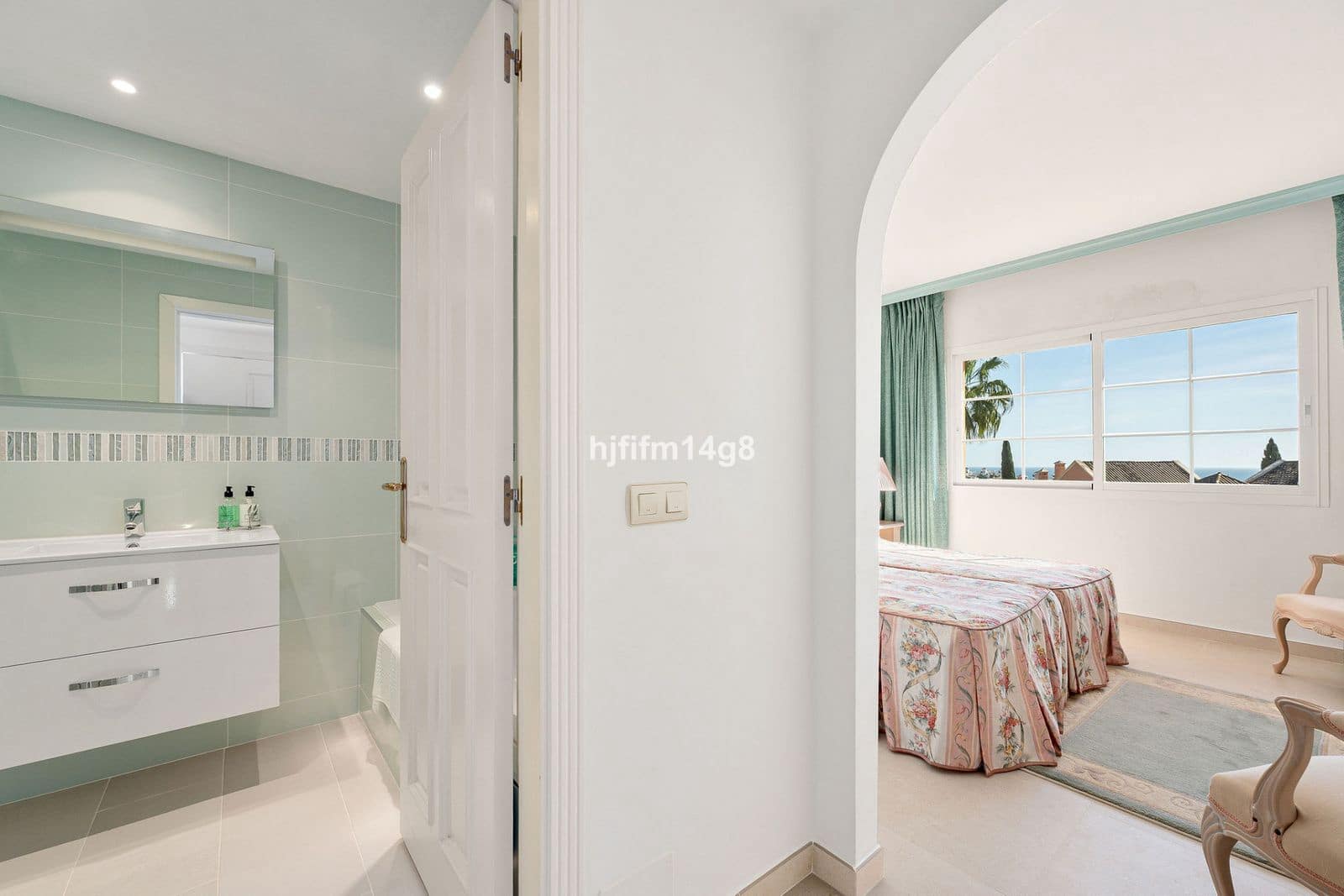 3 slaapkamer Appartement te koop in Nueva Andalucia - € 1.190.000 (Ref: 9607864)