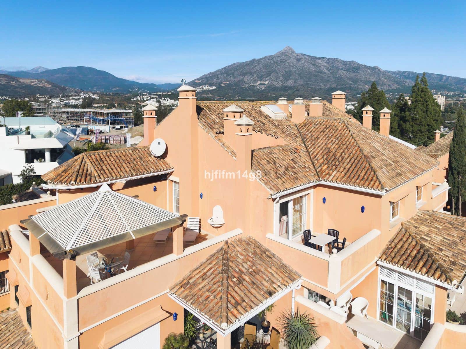 3 slaapkamer Appartement te koop in Nueva Andalucia - € 1.190.000 (Ref: 9607864)