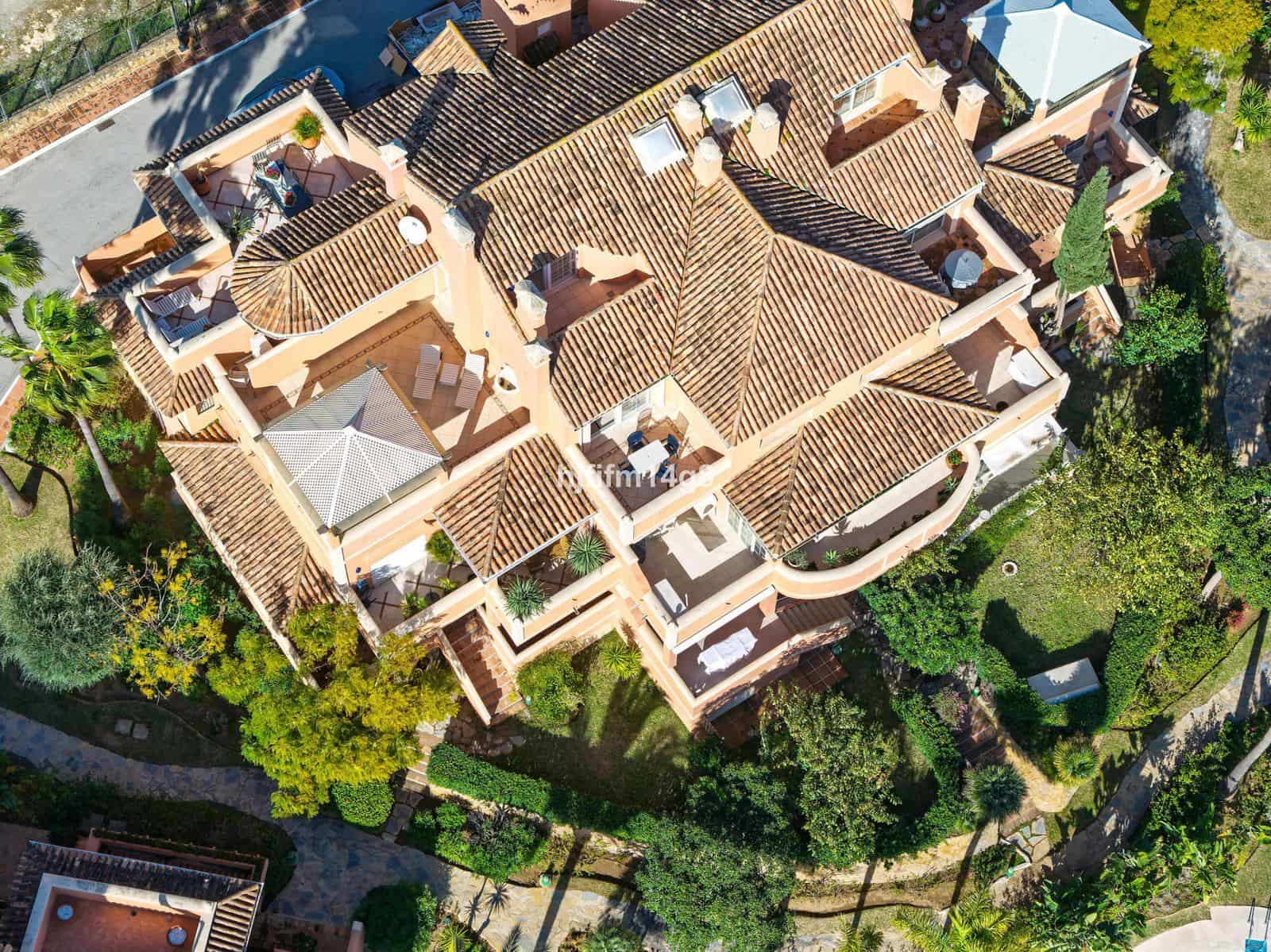 3 slaapkamer Appartement te koop in Nueva Andalucia - € 1.190.000 (Ref: 9607864)