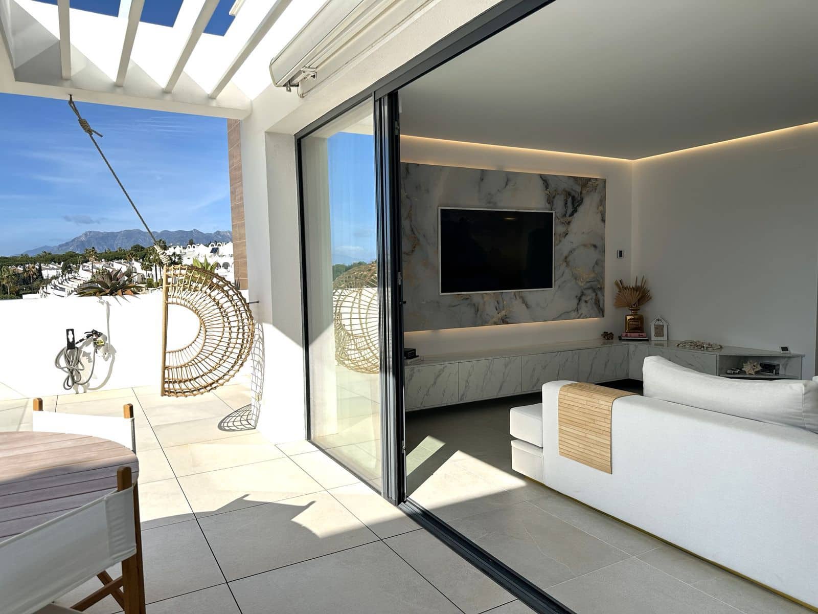 2 quarto Penthouse para venda em Cabopino - 899 000 € (Ref: 9607865)