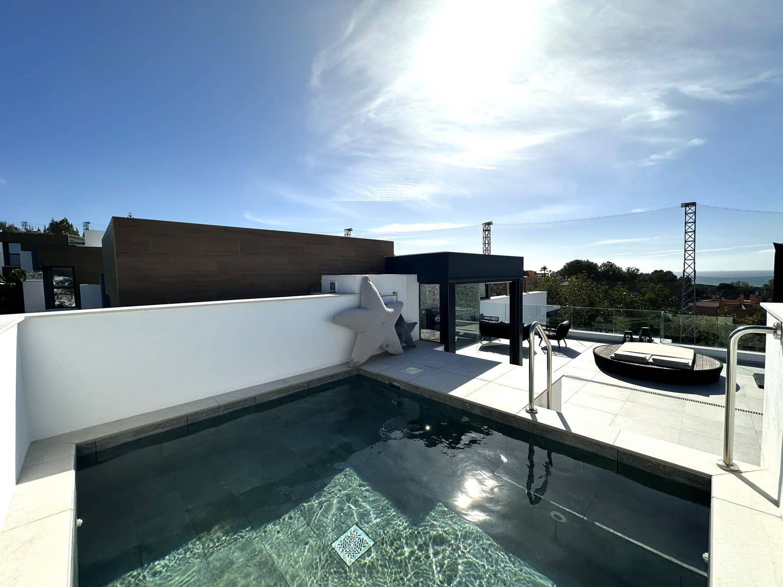 2 quarto Penthouse para venda em Cabopino - 899 000 € (Ref: 9607865)