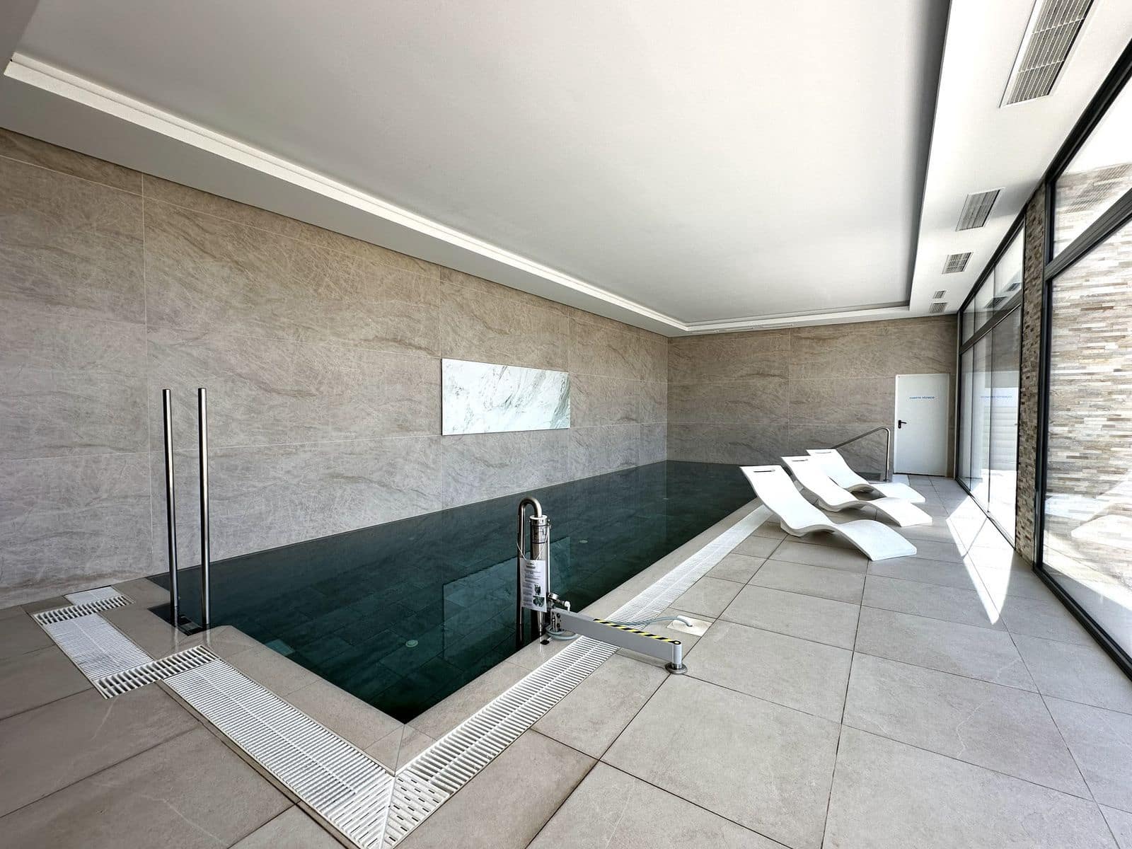 2 quarto Penthouse para venda em Cabopino - 899 000 € (Ref: 9607865)