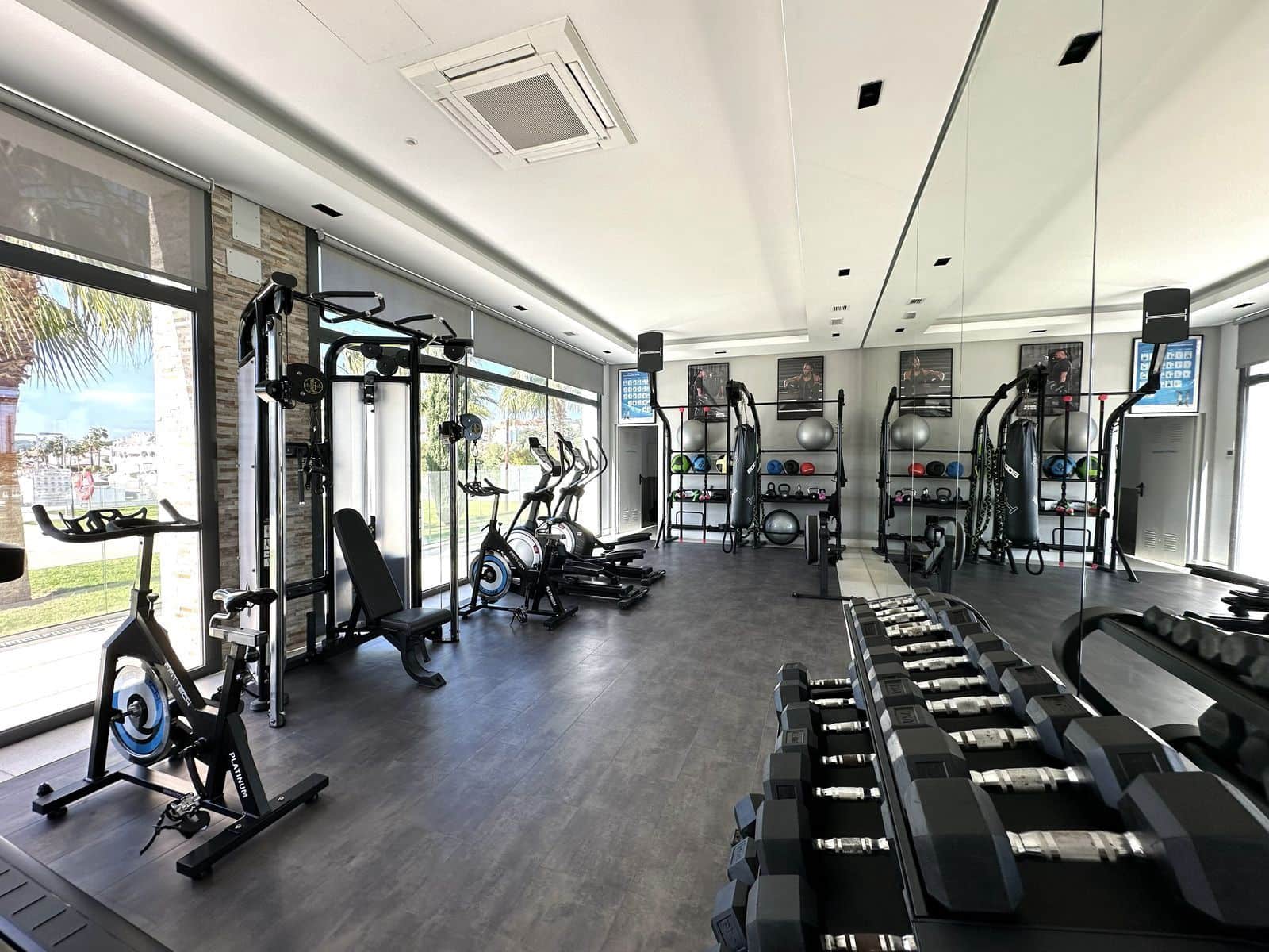 2 quarto Penthouse para venda em Cabopino - 899 000 € (Ref: 9607865)