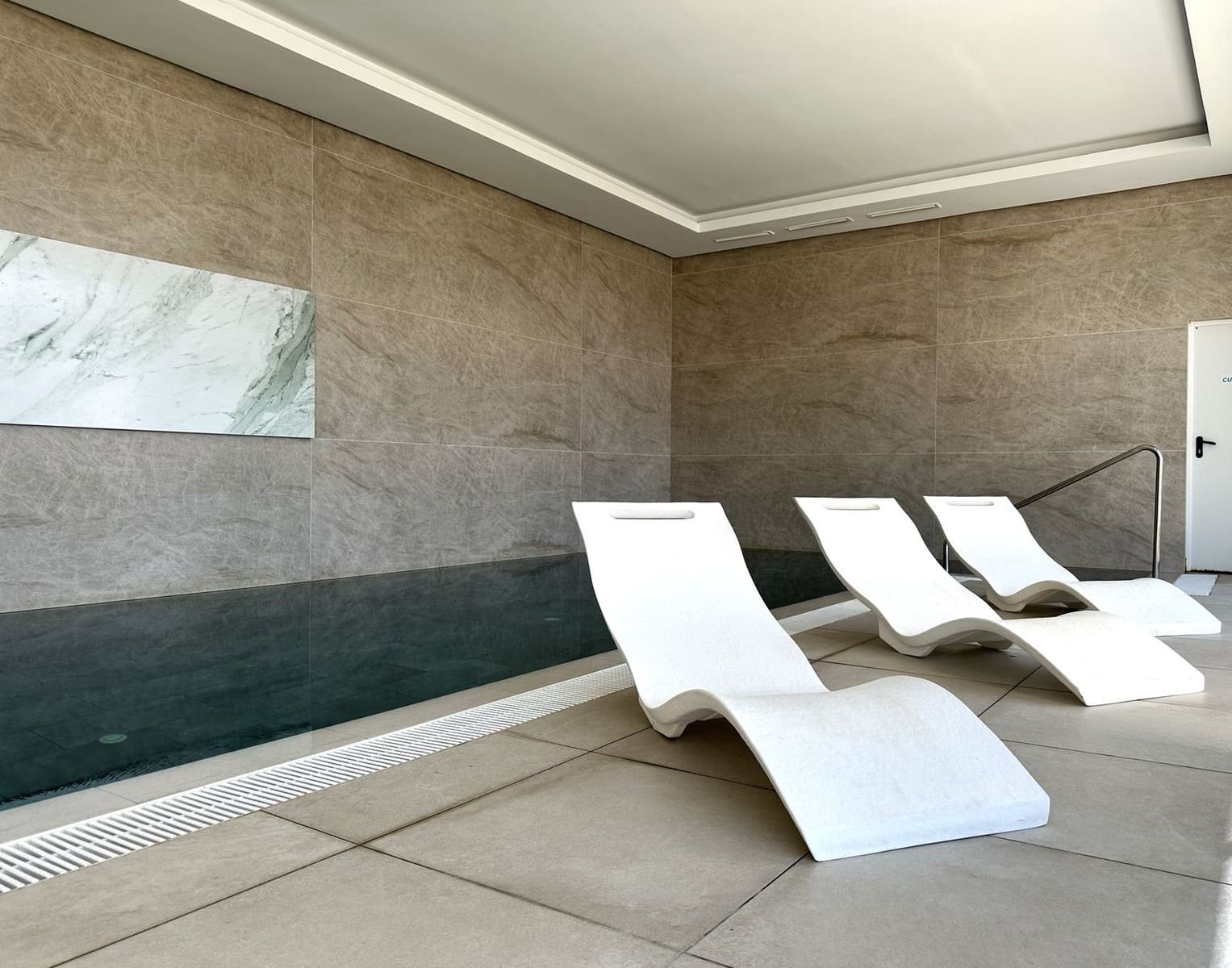 2 quarto Penthouse para venda em Cabopino - 899 000 € (Ref: 9607865)