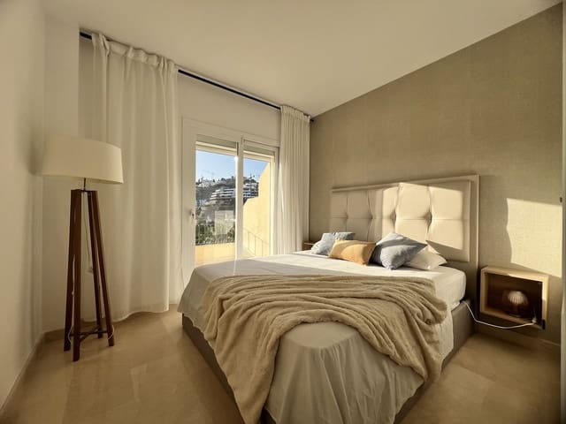 2 bedroom Penthouse for sale in La Quinta, Benahavís - € 650,000 (Ref: 9607867)