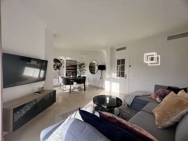 2 bedroom Penthouse for sale in La Quinta, Benahavís - € 650,000 (Ref: 9607867)