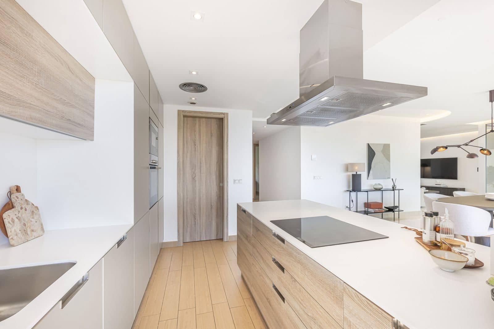 3 bedroom Penthouse for sale in Benahavis - € 1,050,000 (Ref: 9607871)