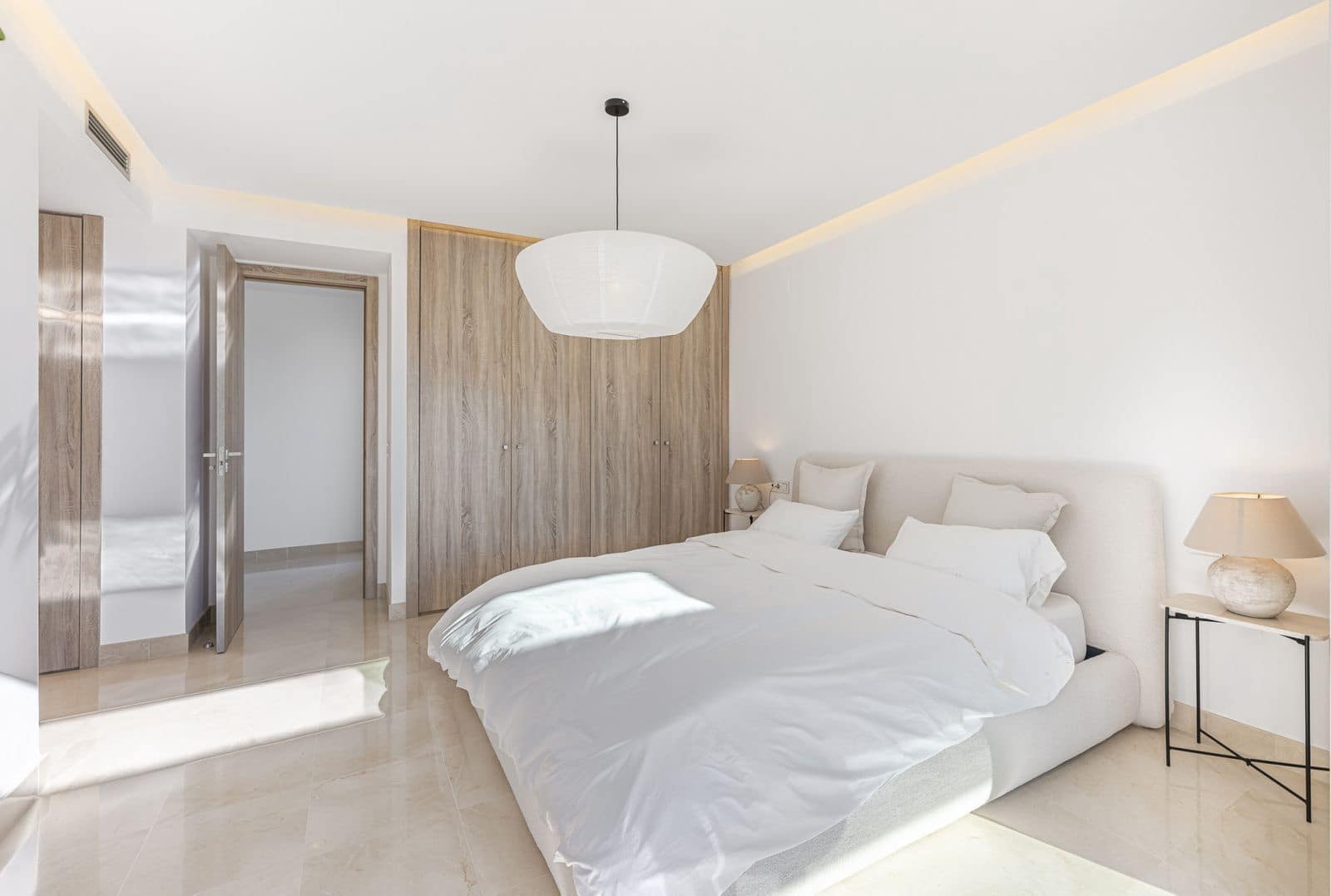 3 bedroom Penthouse for sale in Benahavis - € 1,050,000 (Ref: 9607871)