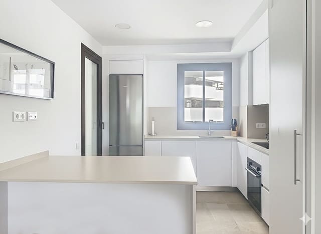 3 slaapkamer Penthouse te koop in Puerto de Estepona, Estepona - € 799.000 (Ref: 9607872)