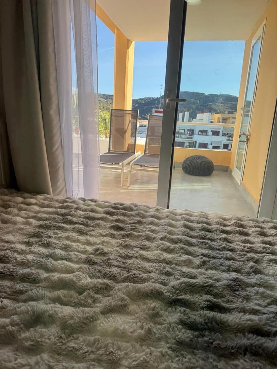 3 sypialnia Penthouse na sprzedaż w Benahavis - 390 000 € (Ref: 9607877)