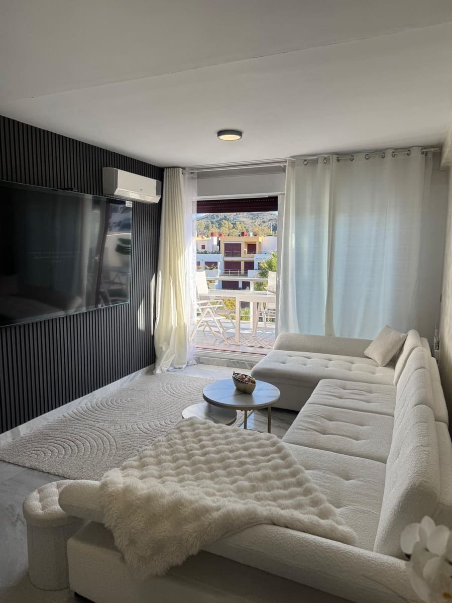 3 sypialnia Penthouse na sprzedaż w Benahavis - 390 000 € (Ref: 9607877)