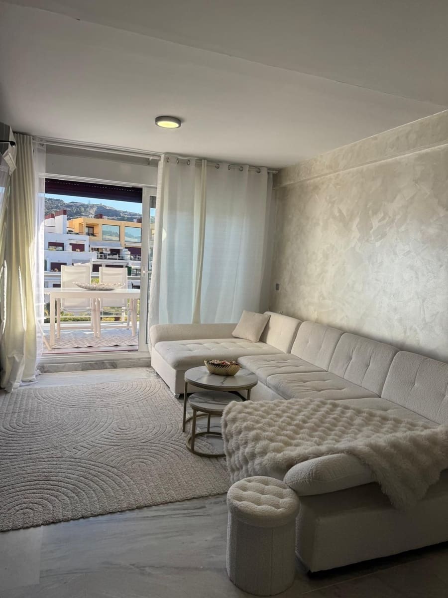 3 sypialnia Penthouse na sprzedaż w Benahavis - 390 000 € (Ref: 9607877)