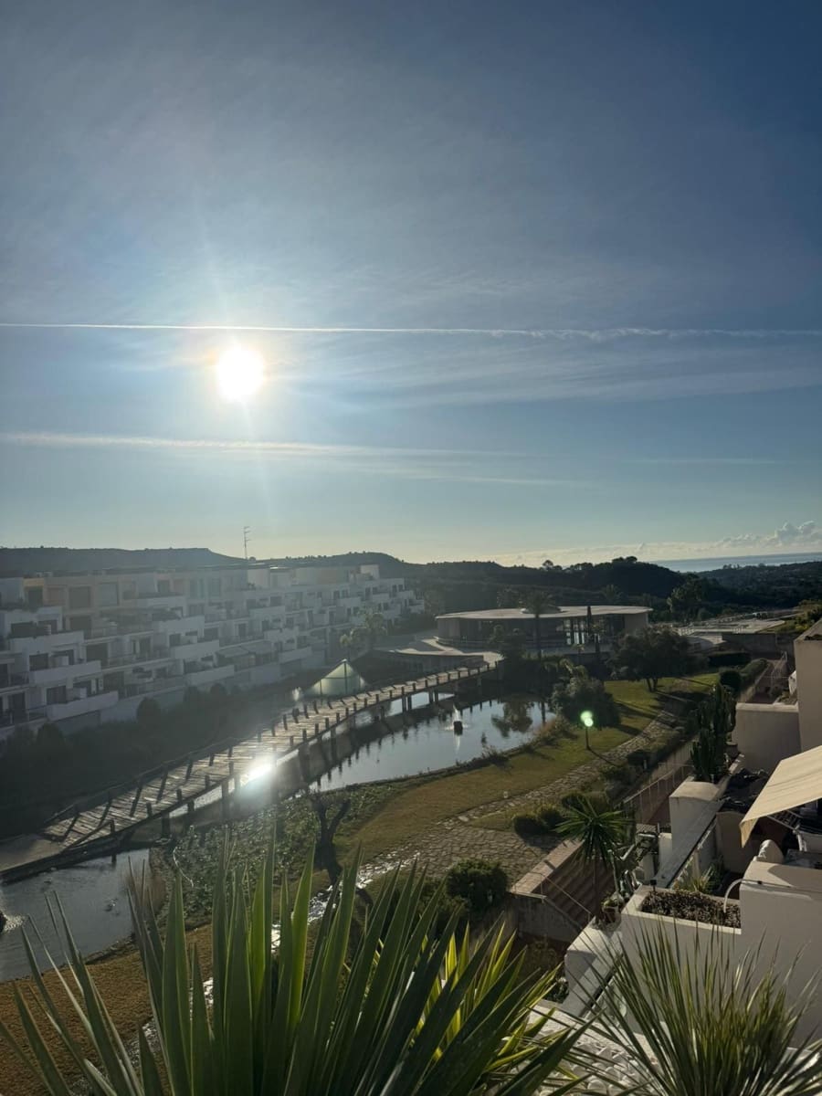 3 sypialnia Penthouse na sprzedaż w Benahavis - 390 000 € (Ref: 9607877)