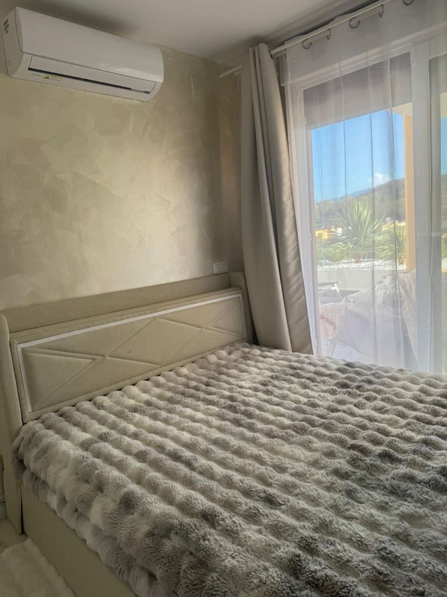 3 sypialnia Penthouse na sprzedaż w Benahavis - 390 000 € (Ref: 9607877)