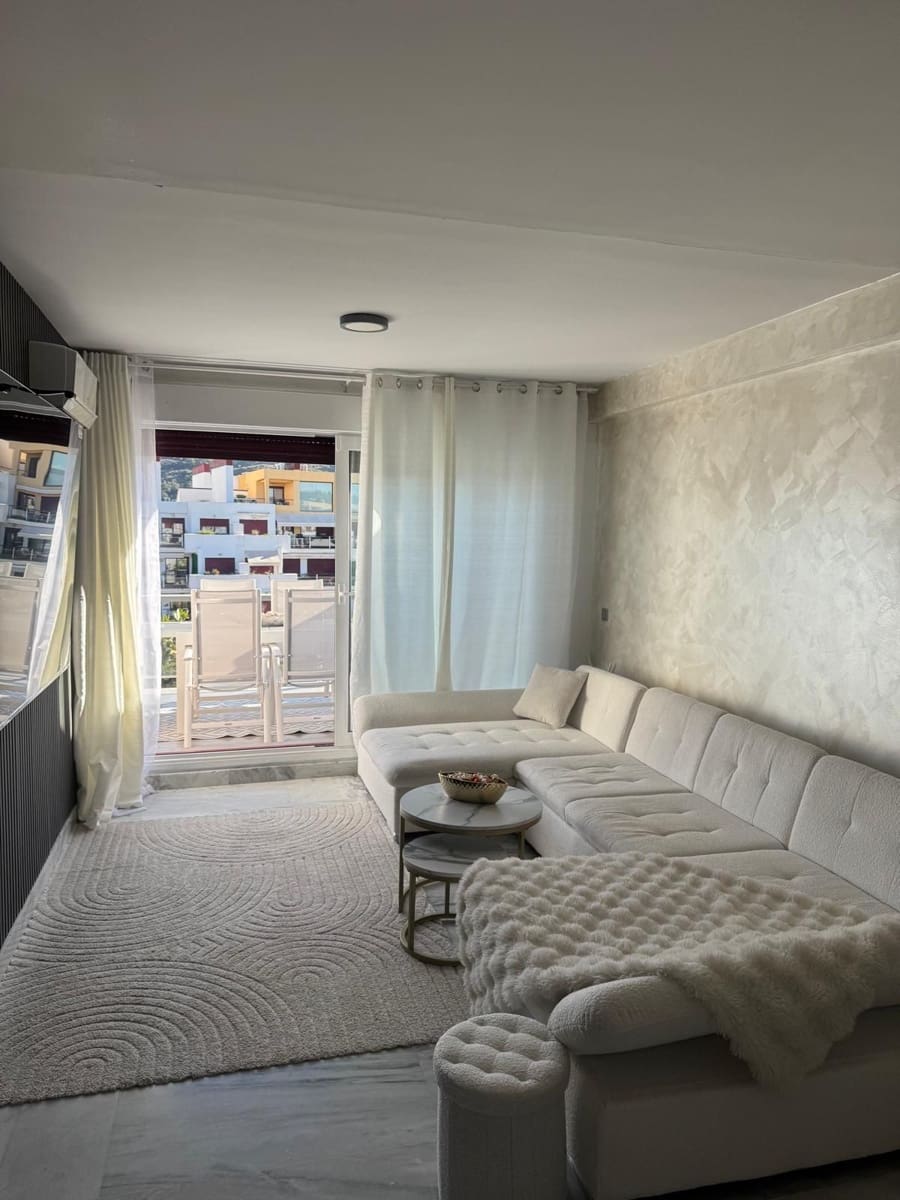 3 sypialnia Penthouse na sprzedaż w Benahavis - 390 000 € (Ref: 9607877)