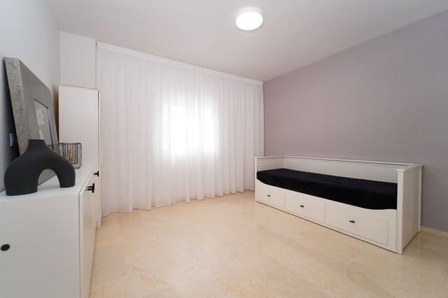 Ático de 2 habitaciones en Elviria, Marbella en venta - 430.000 € (Ref: 9611192)