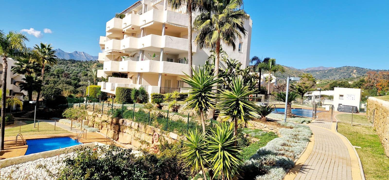 Ático de 2 habitaciones en Elviria en venta - 430.000 € (Ref: 9611192)