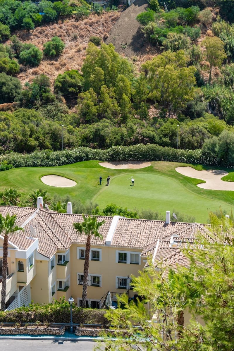 4 bedroom Apartment for sale in La Quinta - € 895,000 (Ref: 9611193)