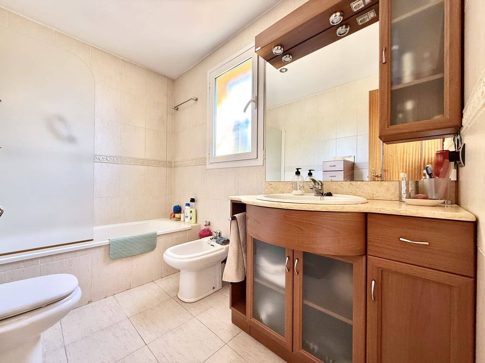 4 camera da letto Villetta Bifamiliare in vendita in Estepona - 700.000 € (Rif: 9611196)