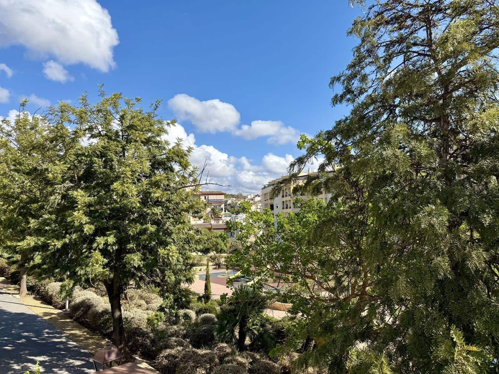 4 camera da letto Villetta Bifamiliare in vendita in Estepona - 700.000 € (Rif: 9611196)