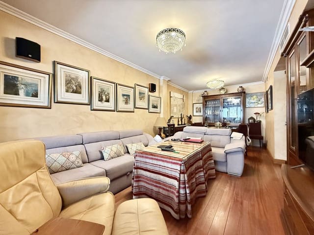 4 camera da letto Villetta Bifamiliare in vendita in Estepona - 700.000 € (Rif: 9611196)