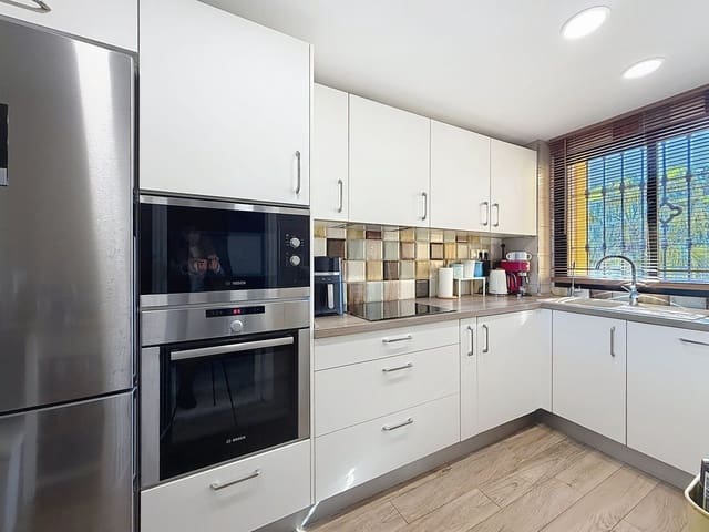 2 makuuhuone Huoneisto myytävänä paikassa Selwo, Estepona - 299 000 € (Ref: 9611197)