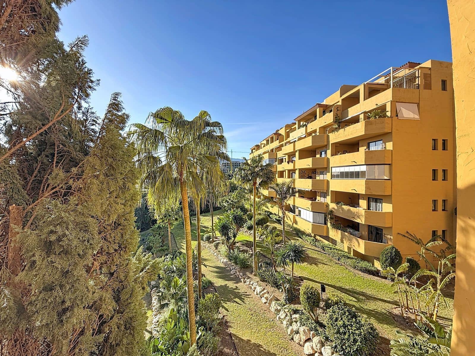 2 makuuhuone Huoneisto myytävänä paikassa New Golden Mile - 299 000 € (Ref: 9611197)