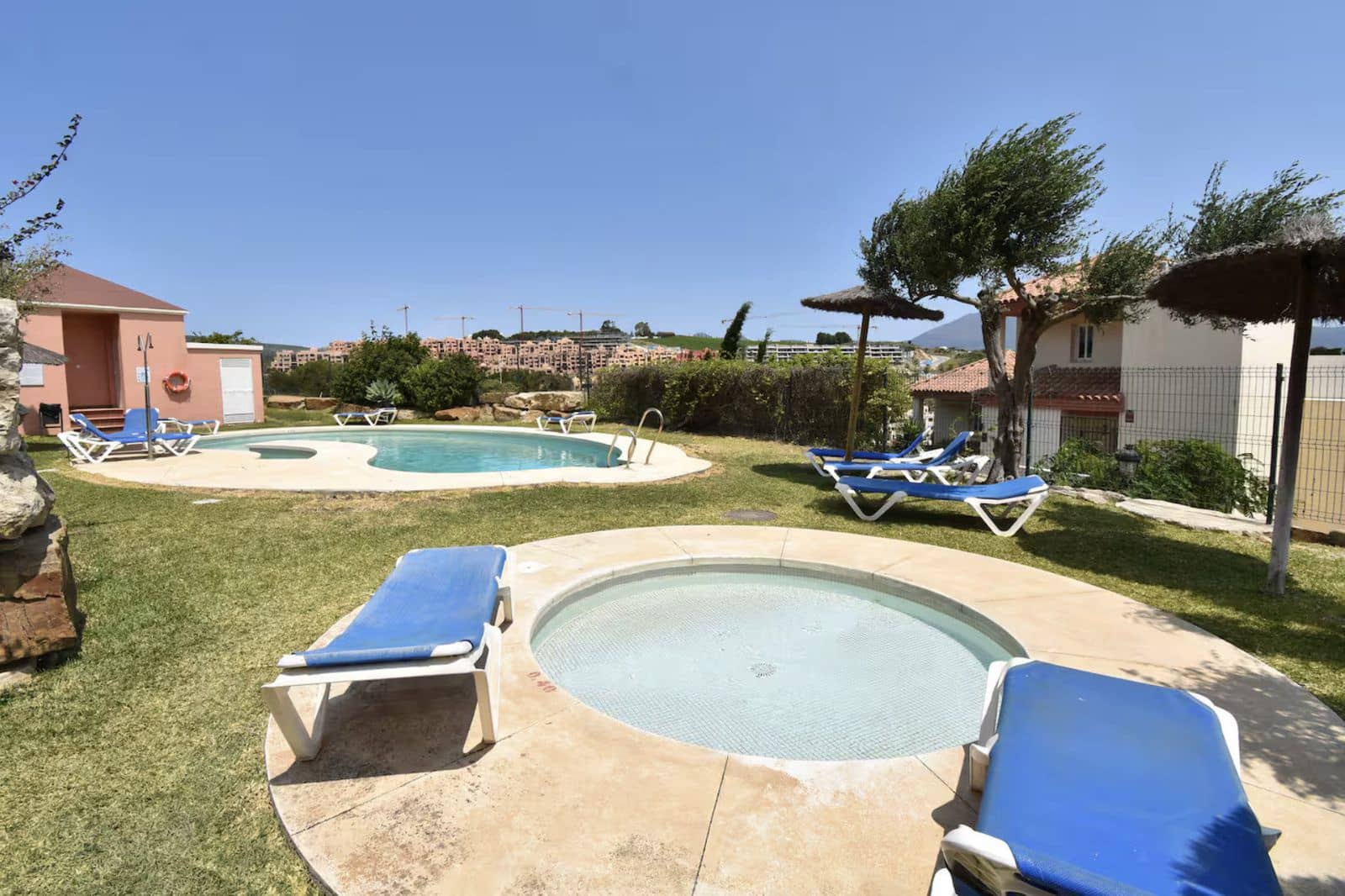 3 chambre Appartement à vendre à La Duquesa / Puerto de la Duquesa - 330 000 € (Ref: 9611200)