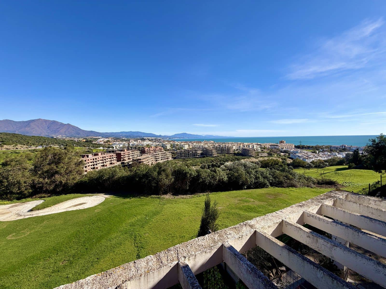 3 chambre Appartement à vendre à La Duquesa / Puerto de la Duquesa - 330 000 € (Ref: 9611200)