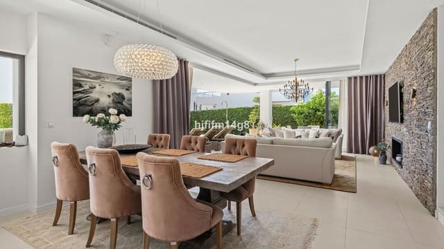 5 bedroom Villa for sale in San Pedro de Alcantara, Marbella - € 2,590,000 (Ref: 9611207)