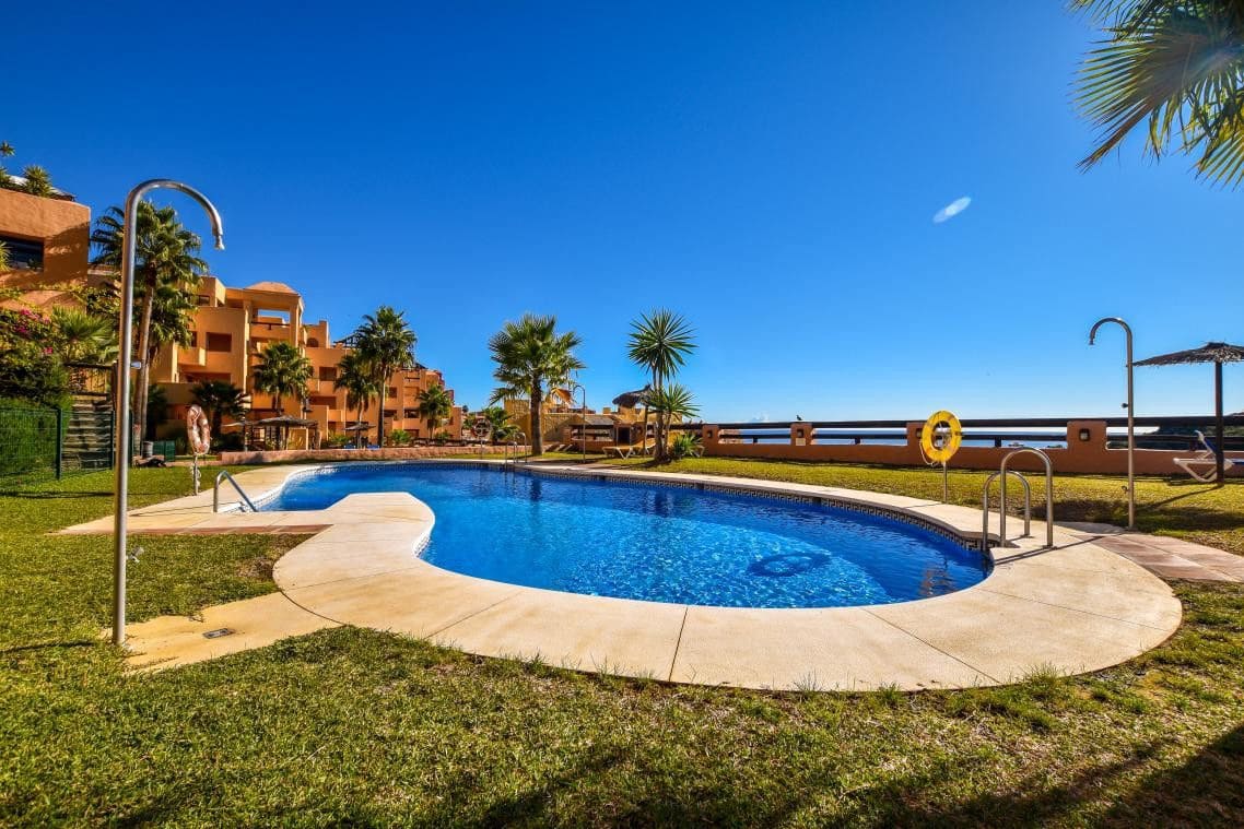 3 chambre Penthouse à vendre à La Duquesa / Puerto de la Duquesa - 495 000 € (Ref: 9611213)