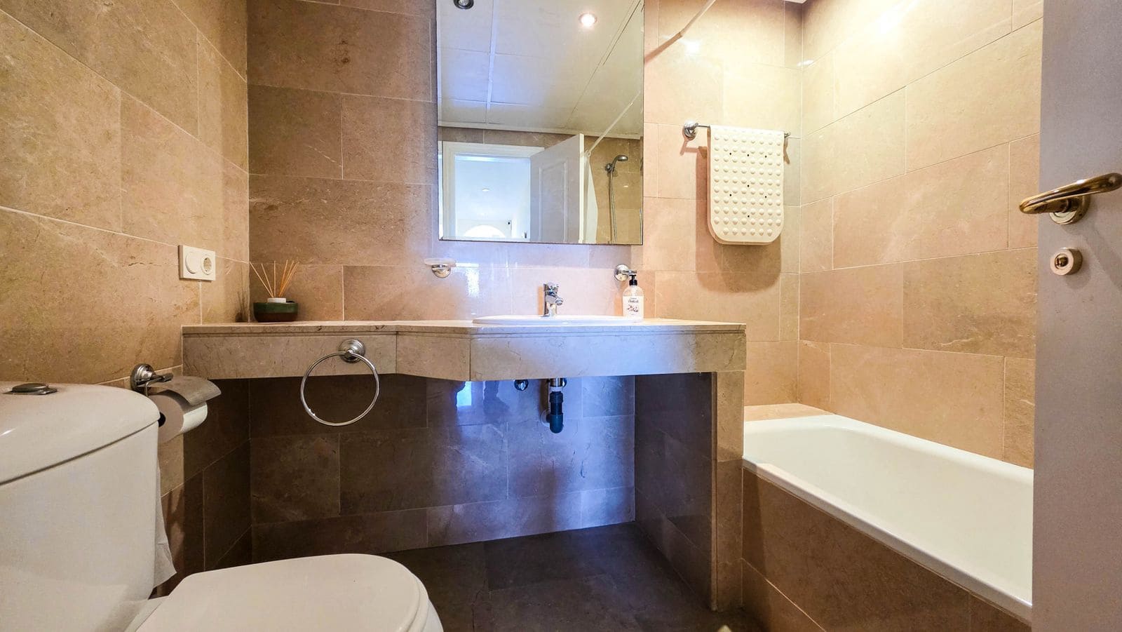 3 chambre Penthouse à vendre à La Duquesa / Puerto de la Duquesa - 495 000 € (Ref: 9611213)