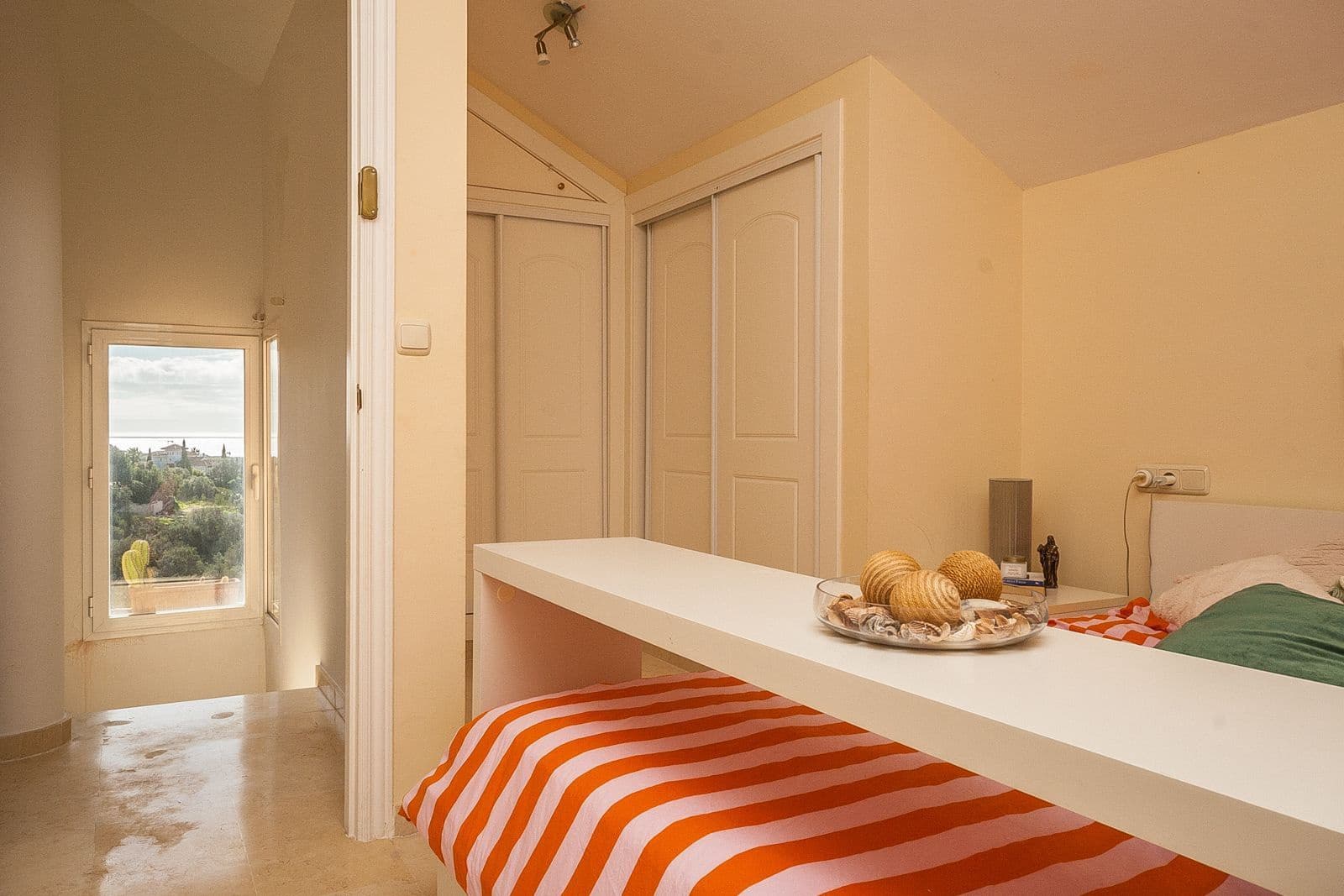 Ático de 2 habitaciones en Elviria en venta - 498.000 € (Ref: 9611216)