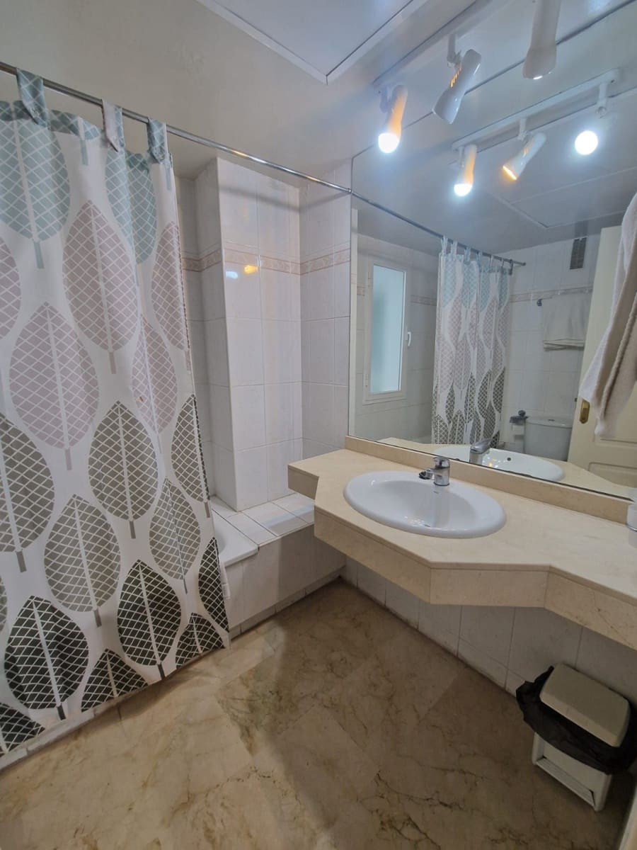 2 chambre Appartement à vendre à Puerto Banus - 625 000 € (Ref: 9611219)