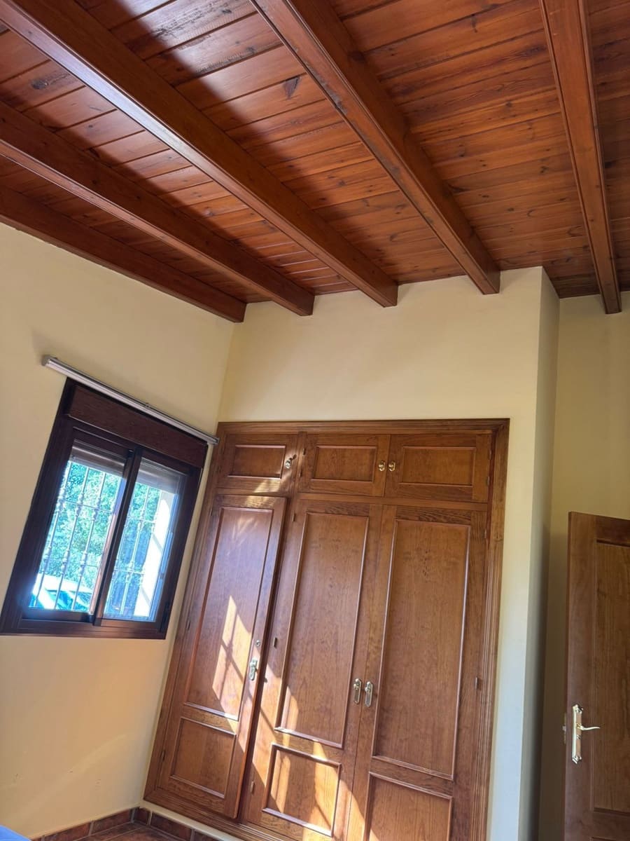 2 bedroom Villa for sale in Estepona - € 700,000 (Ref: 9611223)