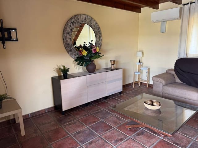 2 bedroom Villa for sale in Estepona - € 700,000 (Ref: 9611223)