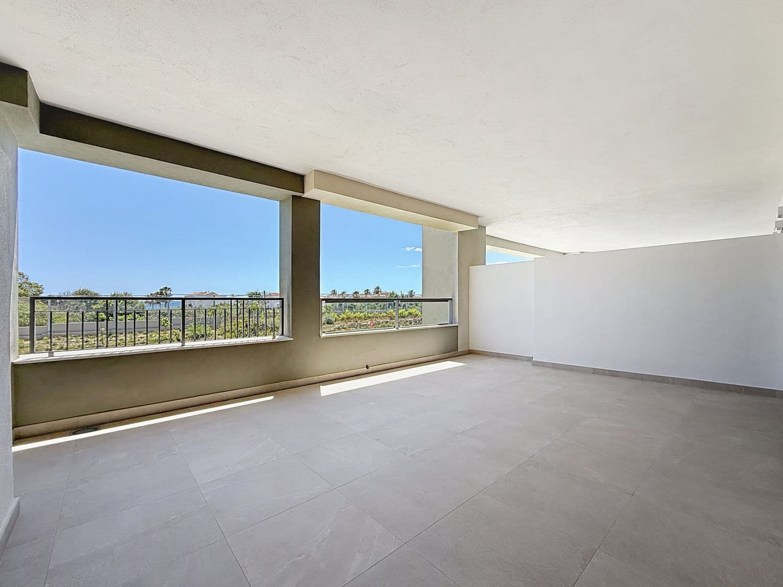 Apartamento de 2 habitaciones en Casares en venta - 390.000 € (Ref: 9611224)