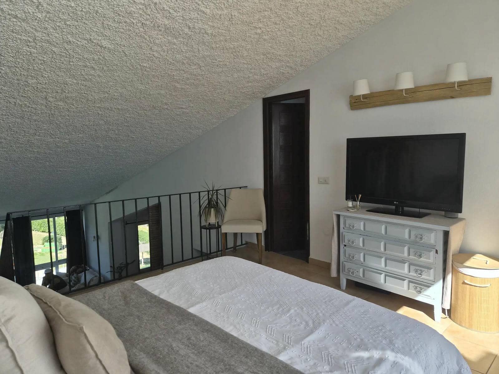 1 bedroom Beach Apartment for sale in Estepona - € 350,000 (Ref: 9611229)