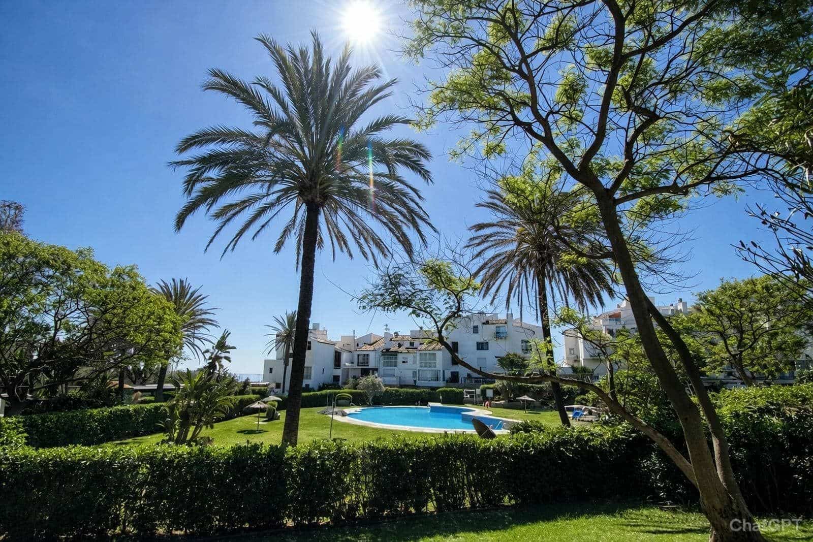 1 bedroom Beach Apartment for sale in Estepona - € 350,000 (Ref: 9611229)