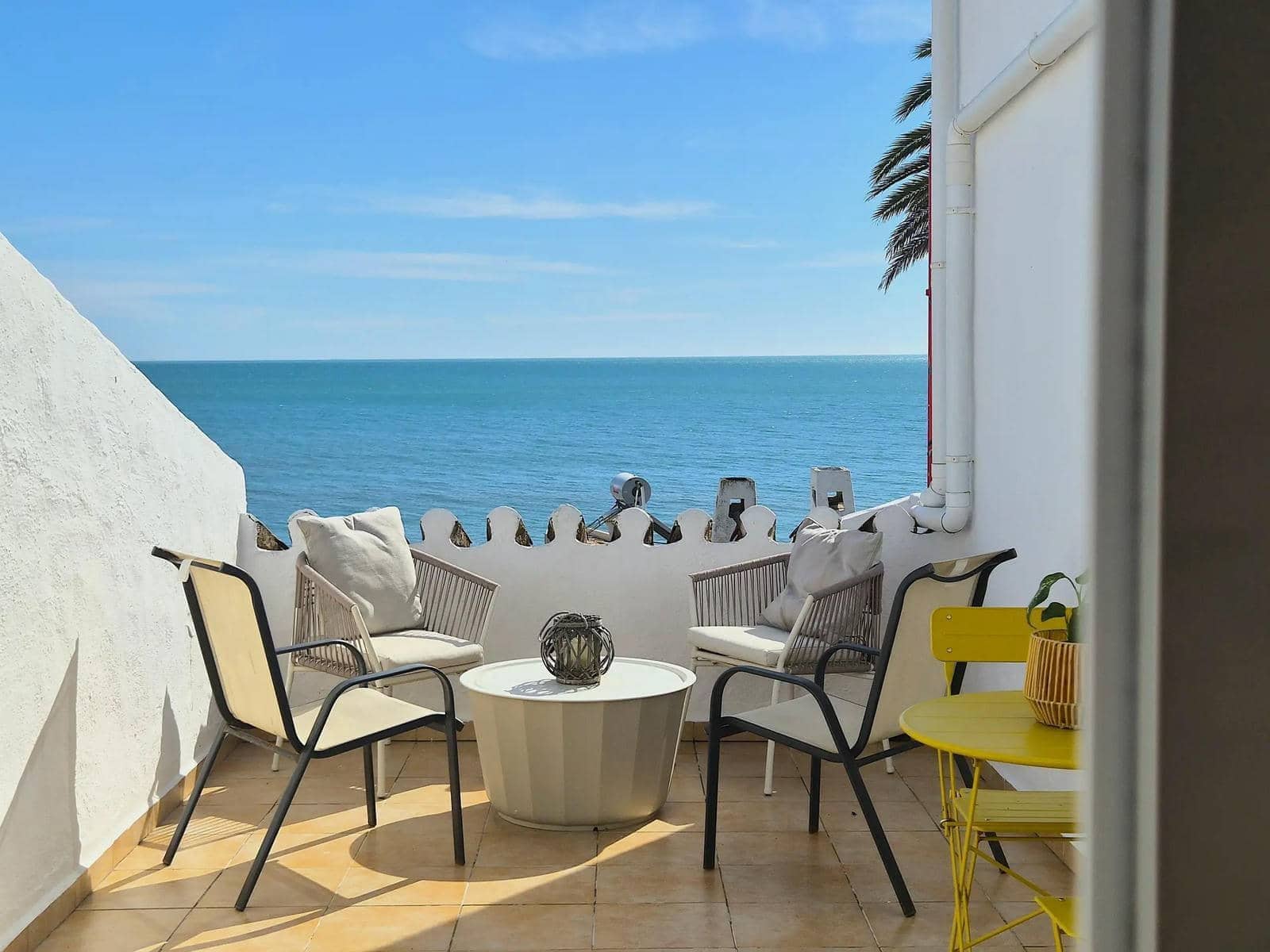 1 bedroom Beach Apartment for sale in Estepona - € 350,000 (Ref: 9611229)