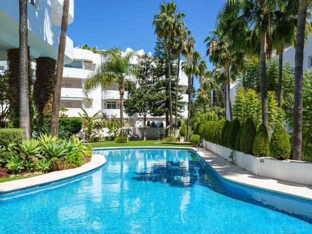2 sypialnia Penthouse na sprzedaż w Golden Mile, Marbella - 815 000 € (Ref: 9611230)