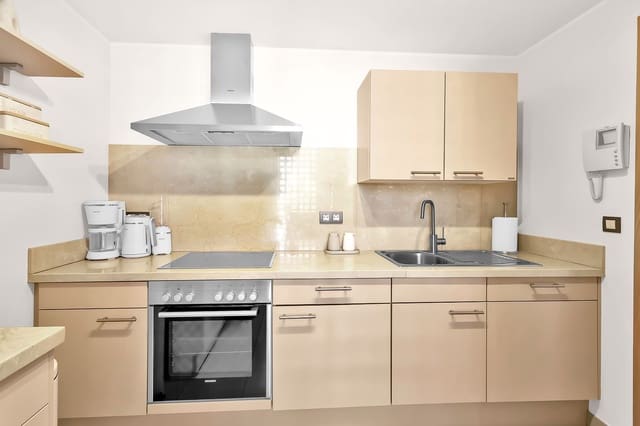 Ático de 3 habitaciones en New Golden Mile, Estepona en venta - 639.000 € (Ref: 9611231)