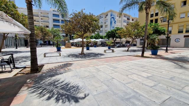 3 bedroom Apartment for sale in Centro, Estepona - € 330,000 (Ref: 9615578)