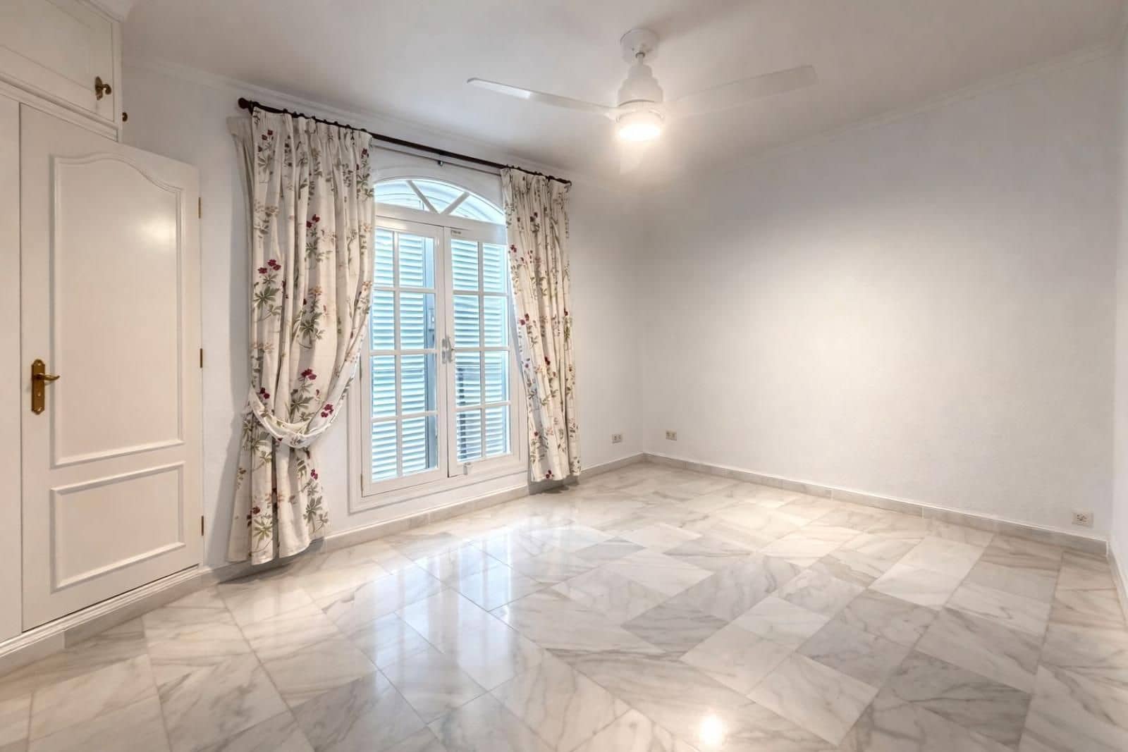 4 sypialnia Dom na sprzedaż w New Golden Mile - 515 000 € (Ref: 9615580)