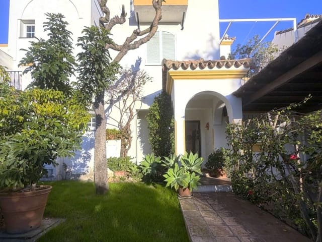 4 bedroom Townhouse for sale in New Golden Mile, Estepona - € 515,000 (Ref: 9615580)